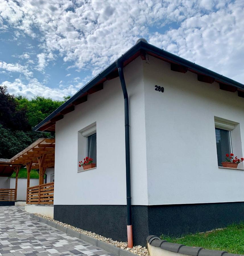 White Luxury Cottage- Matrai Vadaszhaz 4 Matraterenye Dış mekan fotoğraf